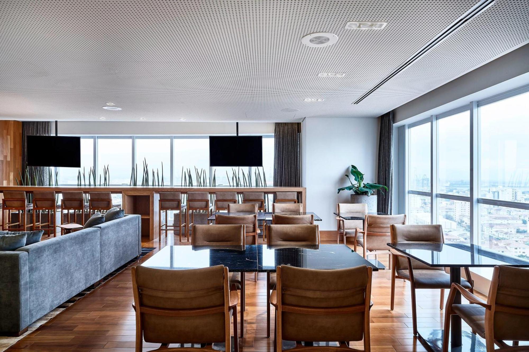 Sheraton Santos Hotel Exterior foto The lounge at Haneda Airport